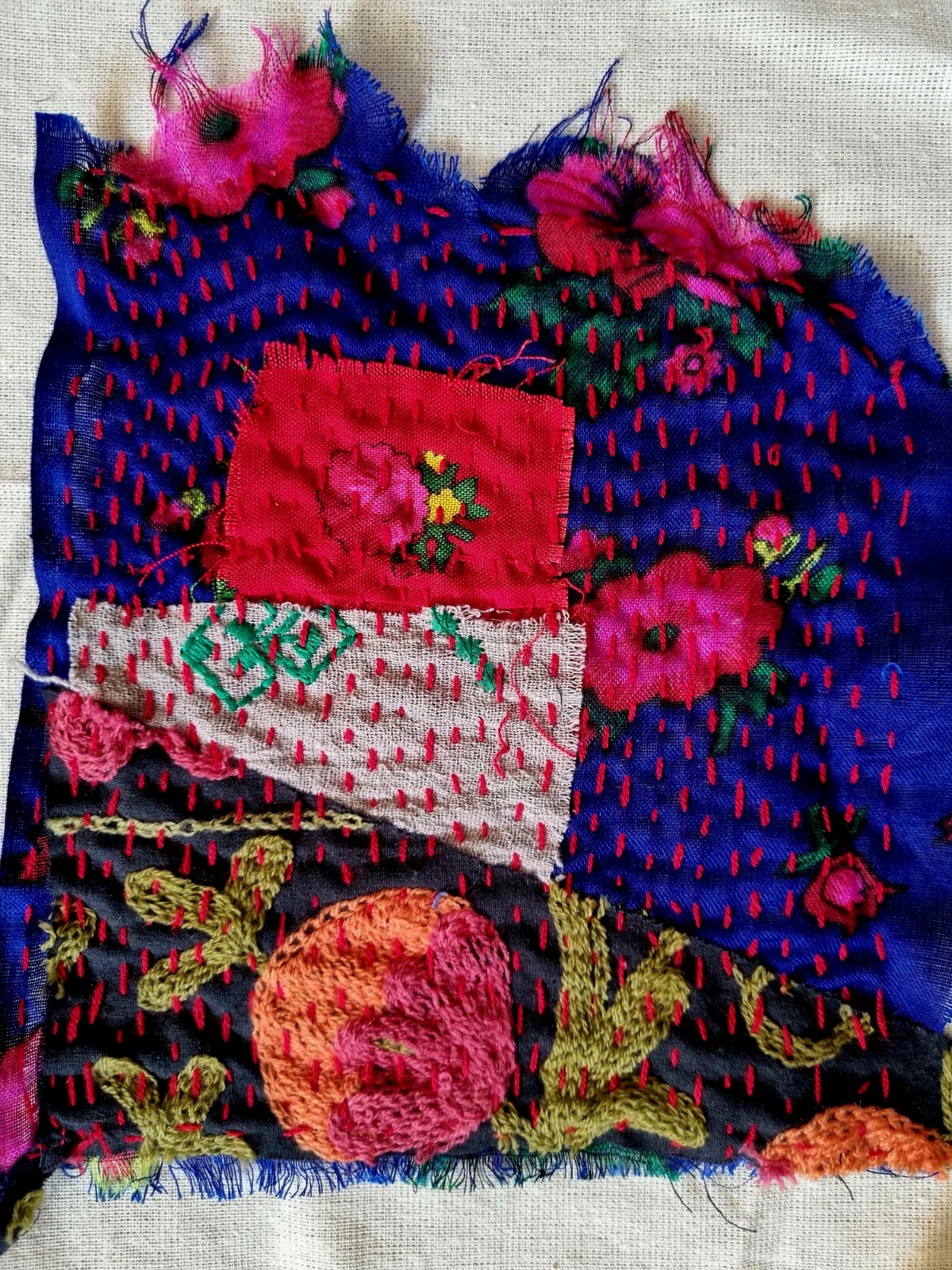 نمایشگاه وصله‌ های ناکجا از فروع فروتن در گالری ویستا